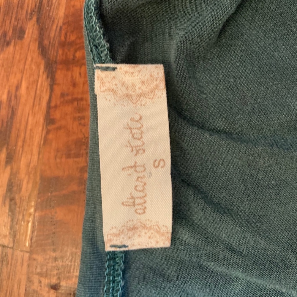 Green Top - Picture 5 of 5